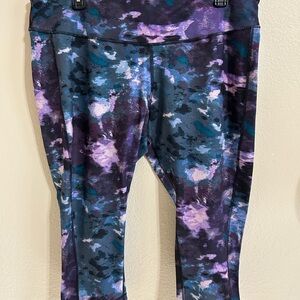 Avenue Multicolor Abstract Capris